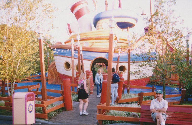 005-Donald Duck's ship.jpg